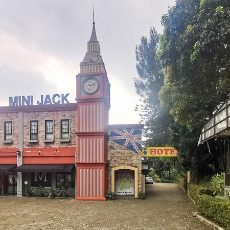 Hotel Container Inn Mitra Reddoorz Gadok 外观 照片