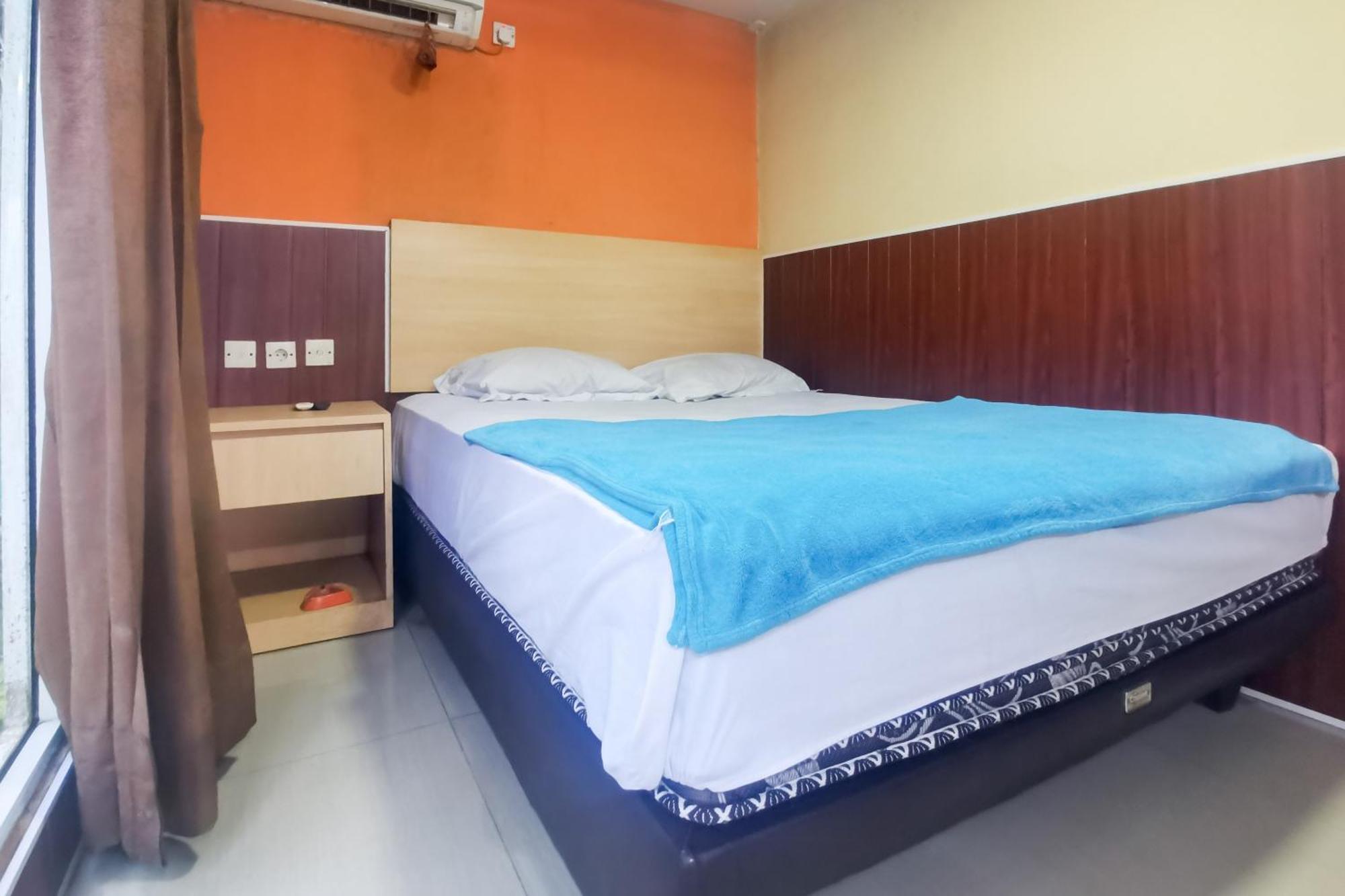 Hotel Container Inn Mitra Reddoorz Gadok 外观 照片