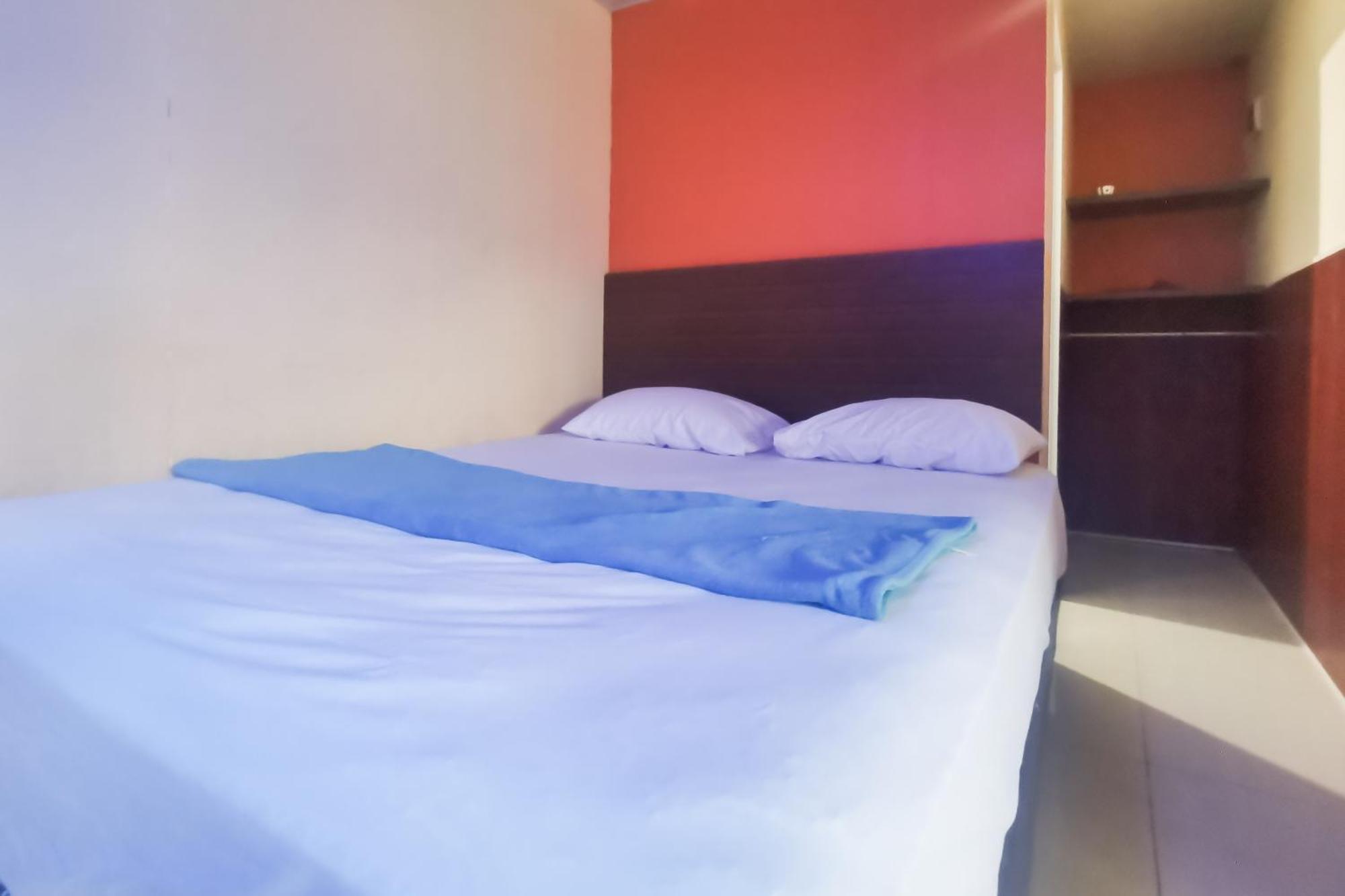 Hotel Container Inn Mitra Reddoorz Gadok 外观 照片