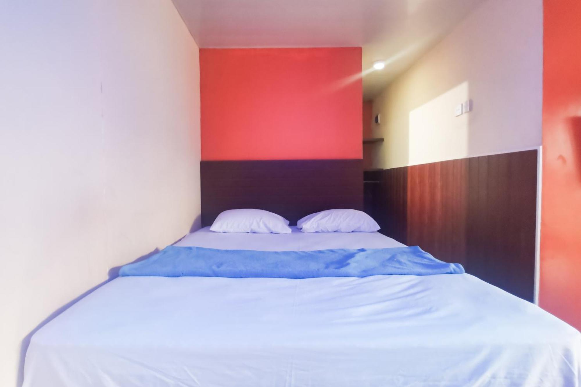 Hotel Container Inn Mitra Reddoorz Gadok 外观 照片