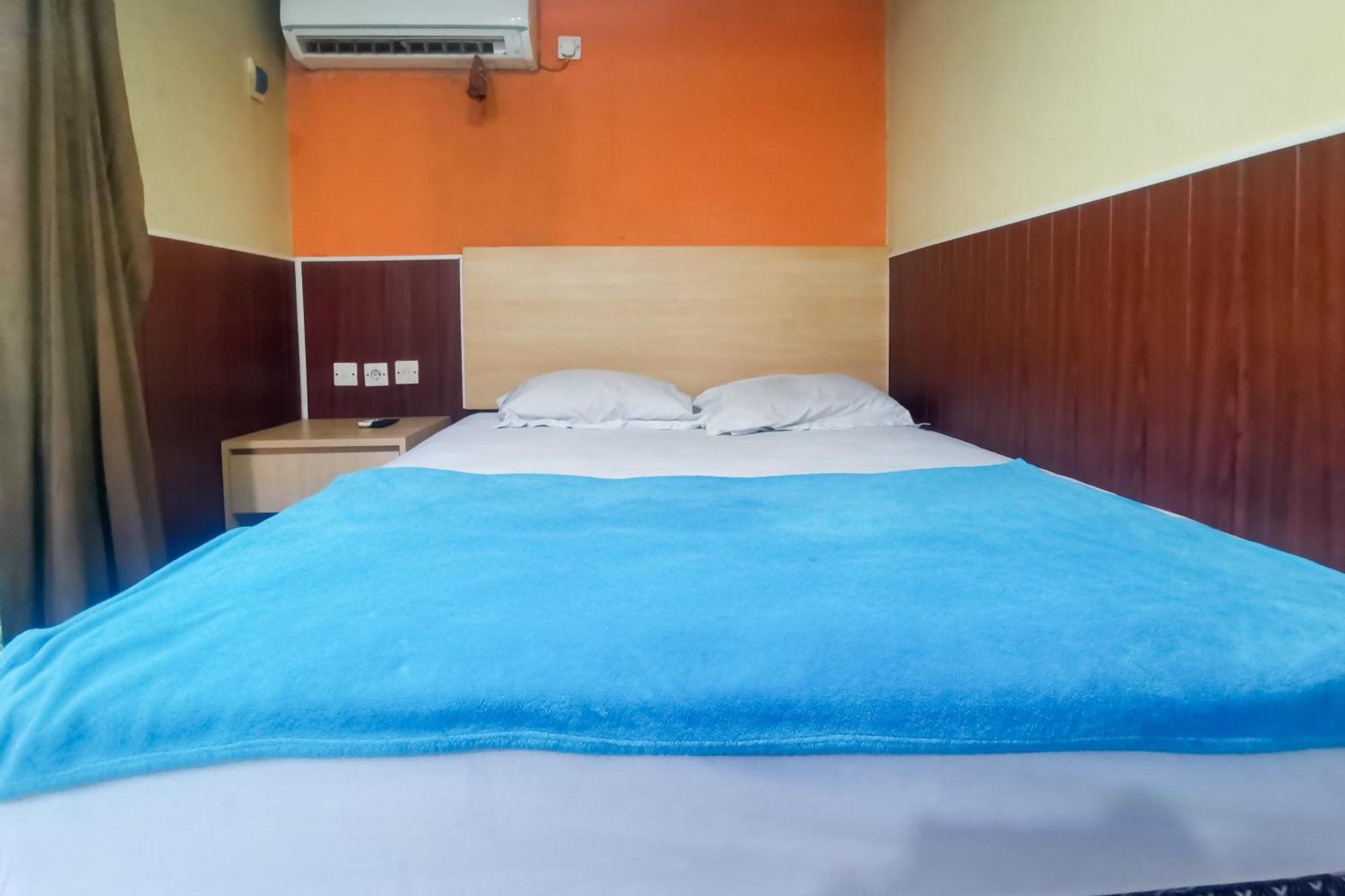 Hotel Container Inn Mitra Reddoorz Gadok 外观 照片