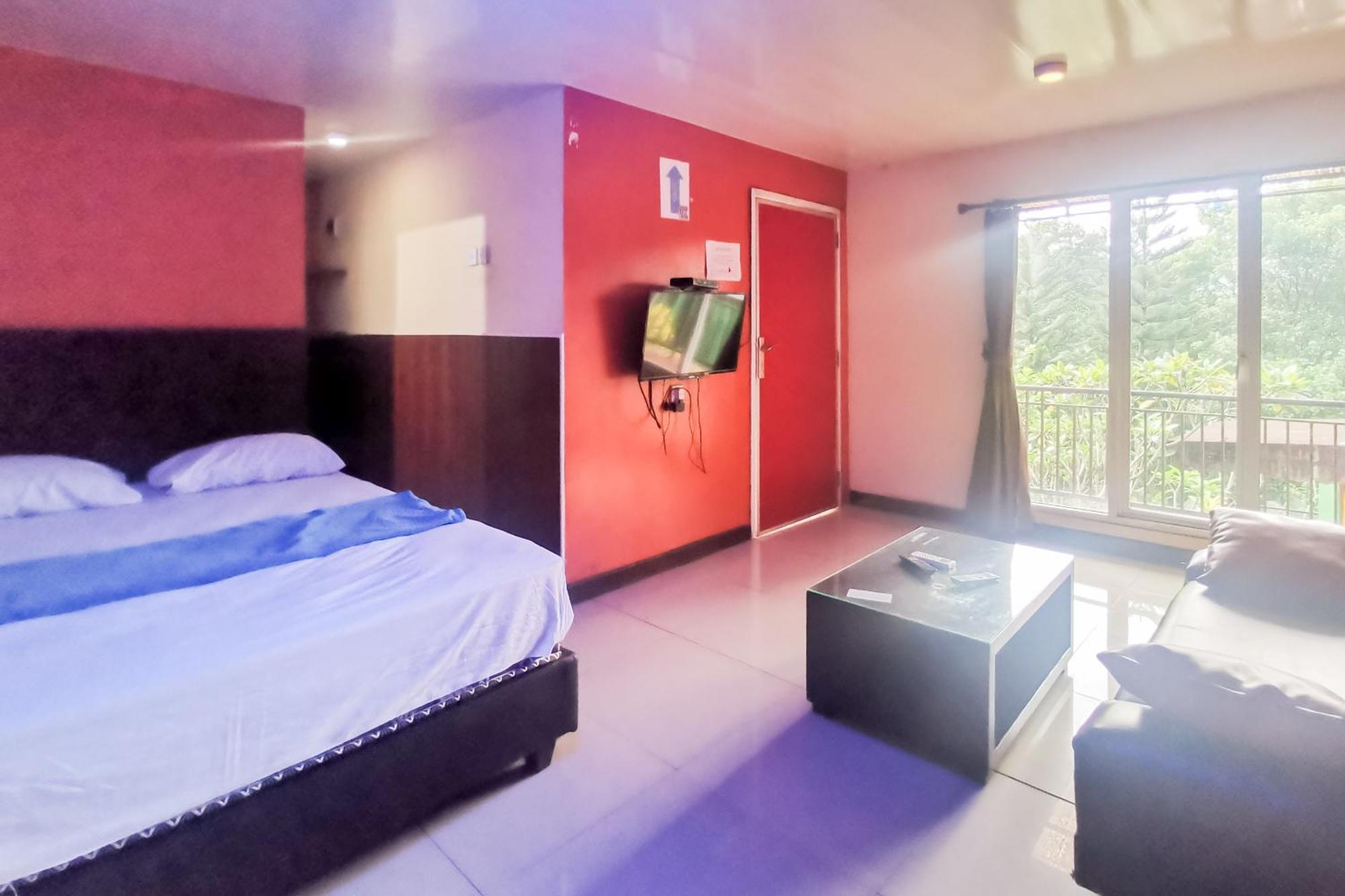 Hotel Container Inn Mitra Reddoorz Gadok 外观 照片