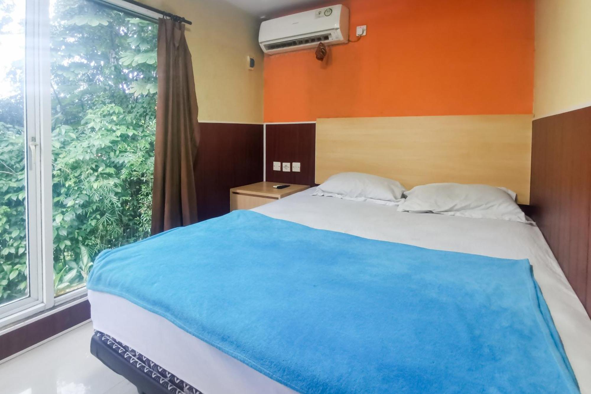 Hotel Container Inn Mitra Reddoorz Gadok 外观 照片