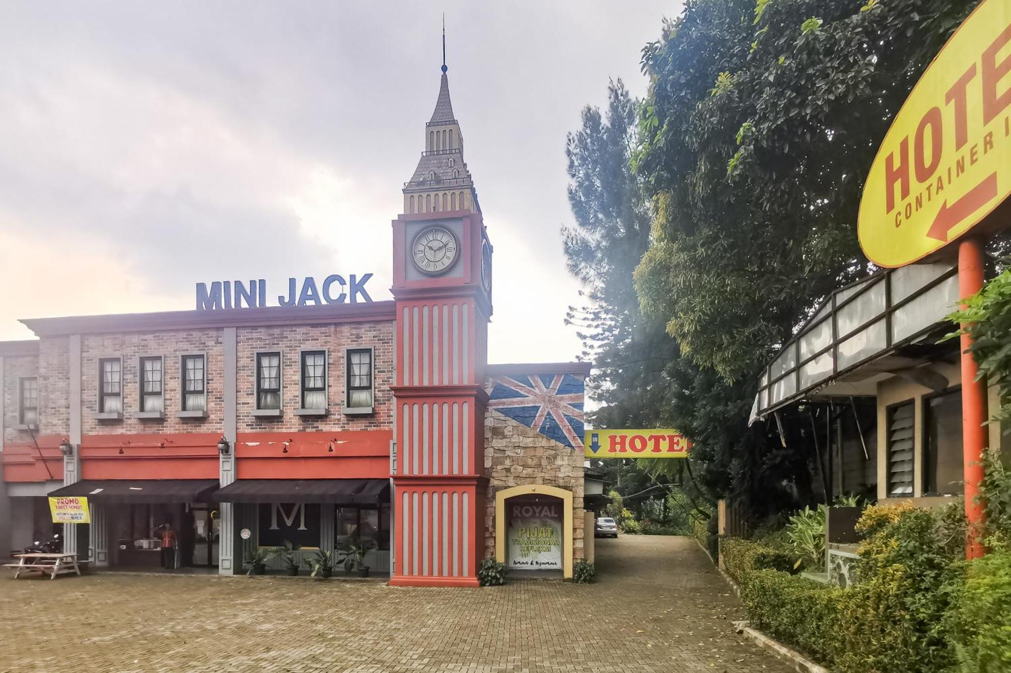Hotel Container Inn Mitra Reddoorz Gadok 外观 照片