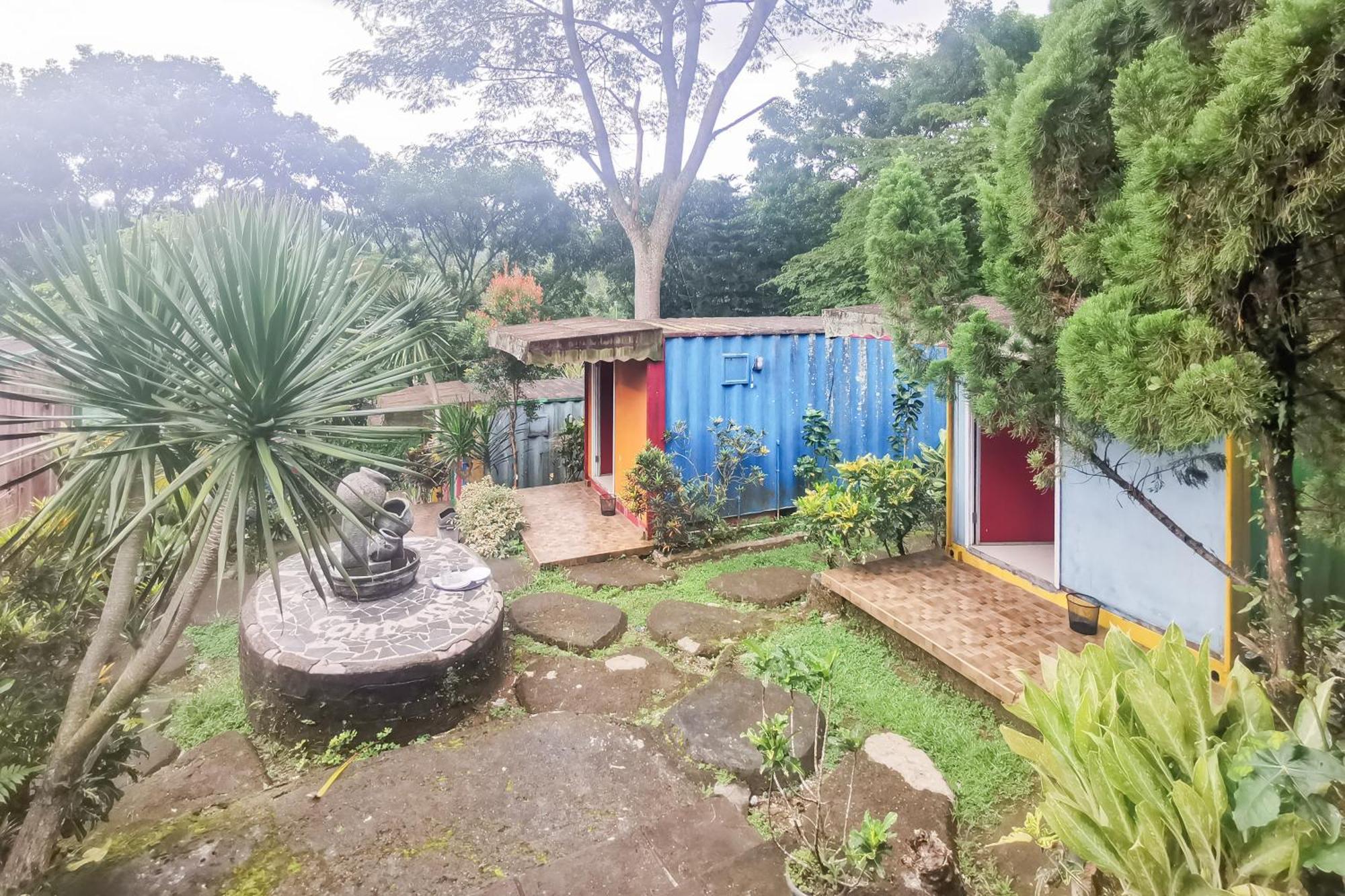 Hotel Container Inn Mitra Reddoorz Gadok 外观 照片