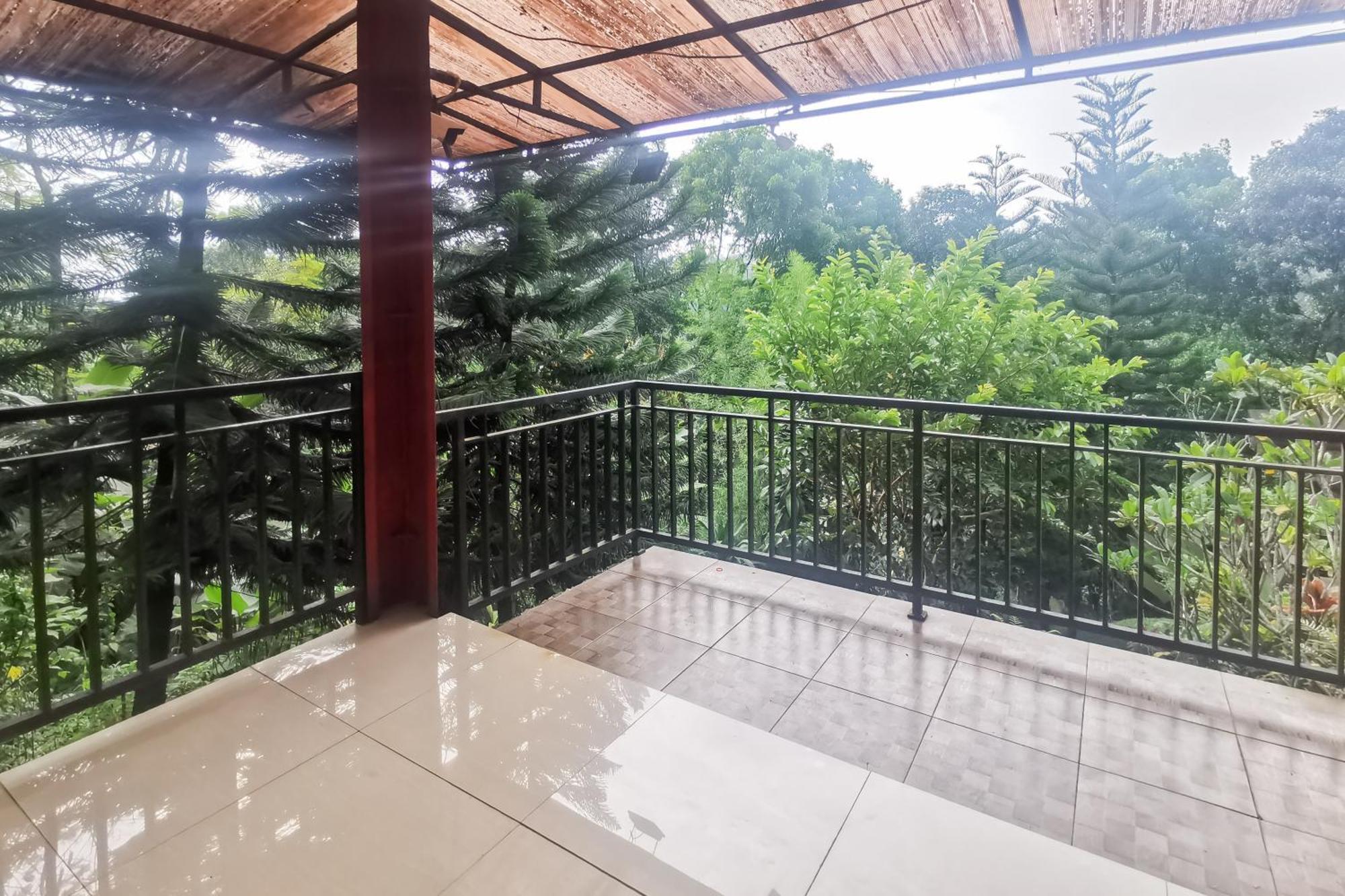 Hotel Container Inn Mitra Reddoorz Gadok 外观 照片